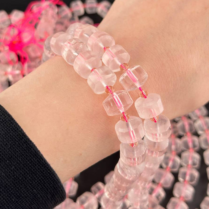 Розовый кварц размер 12*9 мм натуральный камень